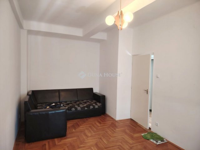 Kiadó téglalakás, albérlet, Almásfüzitőn 120 E Ft / hó