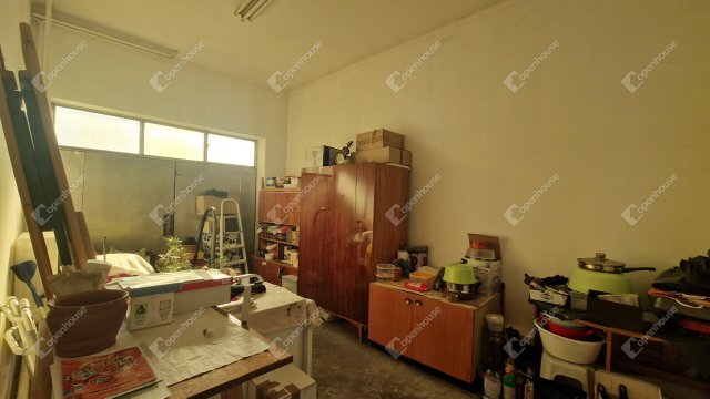 Eladó családi ház, Komáromban 62.9 M Ft, 4 szobás