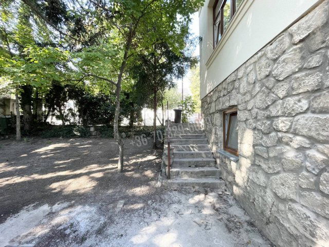 Eladó családi ház, Sopronban 255 M Ft, 6 szobás