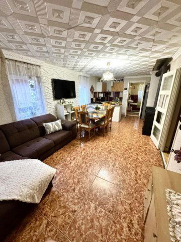 Eladó családi ház, Kerepesen 49.9 M Ft, 2 szobás