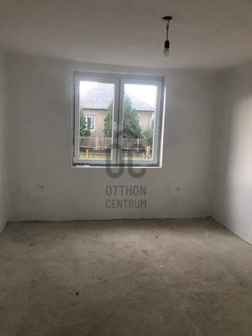 Eladó családi ház, Papon 14.2 M Ft, 2 szobás