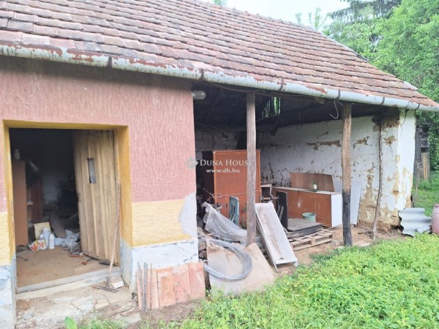 Eladó családi ház, Csehiben 4.9 M Ft, 1 szobás