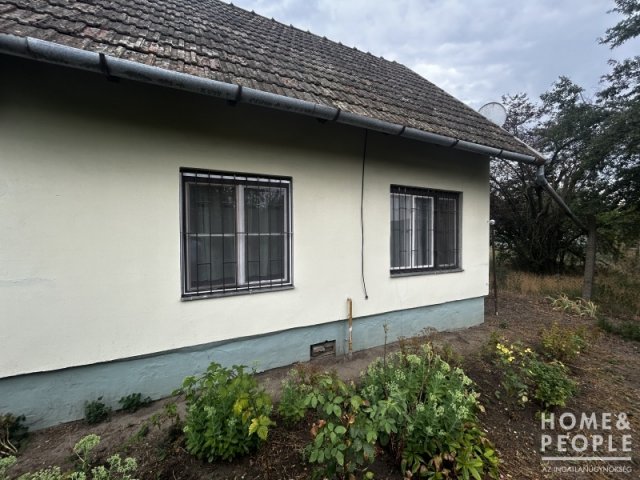 Eladó családi ház, Szegeden 49.99 M Ft, 3 szobás