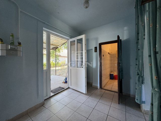 Eladó családi ház, Abában 29.9 M Ft, 2 szobás