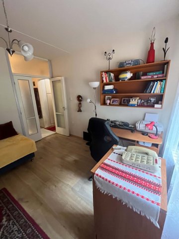 Kiadó panellakás, albérlet, Pécsett 140 E Ft / hó, 2 szobás