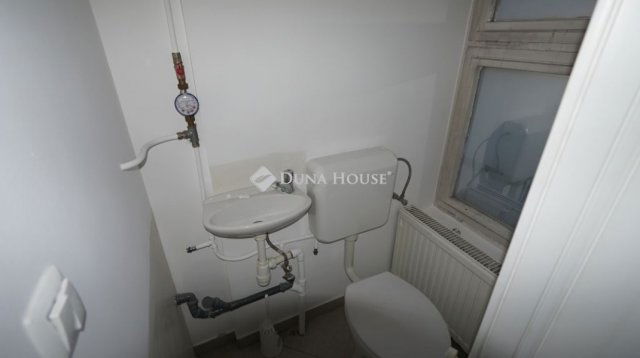 Kiadó üzlethelyiség, Zalaegerszegen 250 E Ft / hó