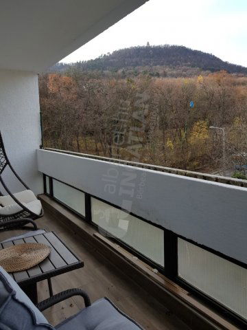 Eladó panellakás, Budapesten, II. kerületben, Budakeszi úton