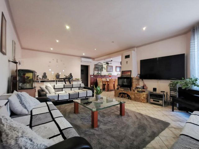 Eladó családi ház, Sárszentmihályon 155 M Ft, 6 szobás