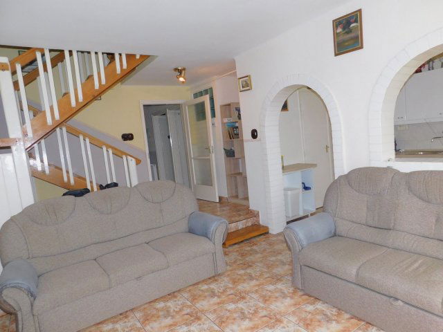 Eladó családi ház, Egerben 89 M Ft, 5 szobás