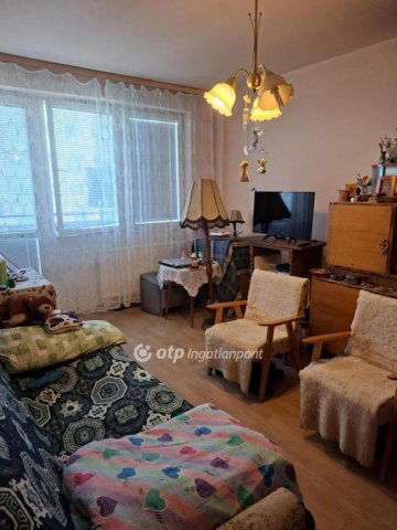 Eladó panellakás, Debrecenben 52.9 M Ft, 1+1 szobás