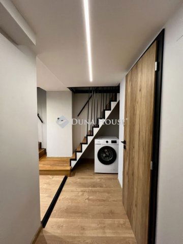 Eladó téglalakás, Budapesten, VI. kerületben 62.5 M Ft, 3 szobás