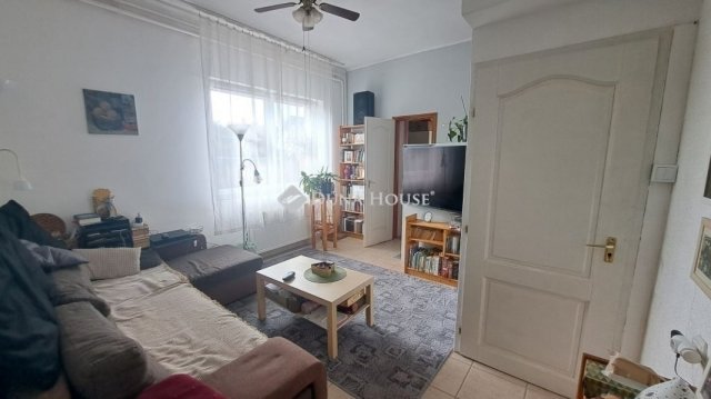 Eladó családi ház, Vecsésen 82.9 M Ft, 4 szobás