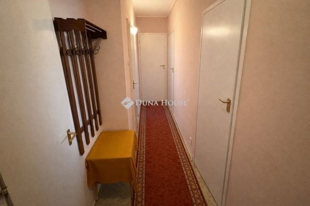 Eladó panellakás, Dunakeszin 73.5 M Ft, 3 szobás