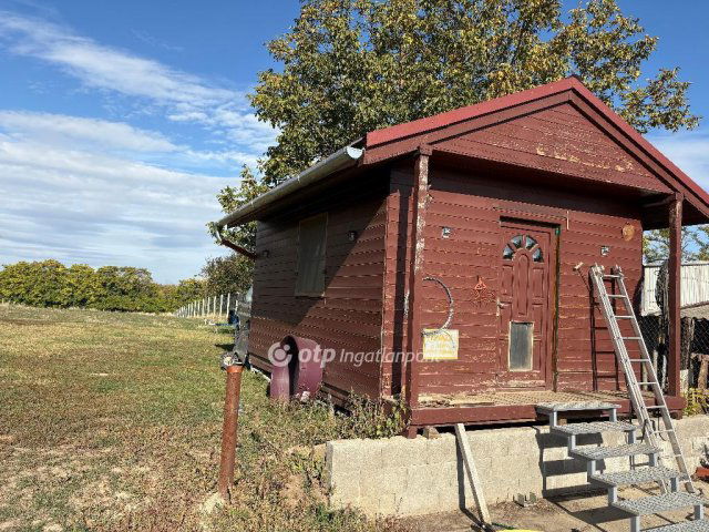 Eladó családi ház, Gombán 199.9 M Ft, 4 szobás