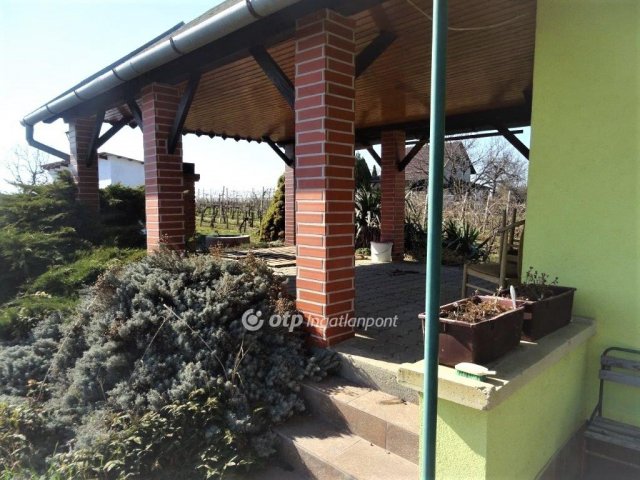 Eladó nyaraló, Siójuton 32 M Ft, 4 szobás / költözzbe.hu