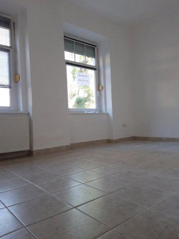 Kiadó üzlethelyiség, Nyíregyházán 170 E Ft / hó, 3 szobás
