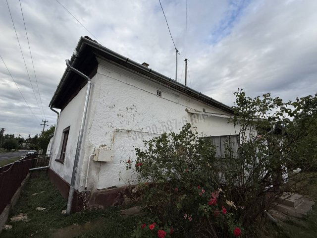 Eladó családi ház, Kabán 9.2 M Ft, 2 szobás