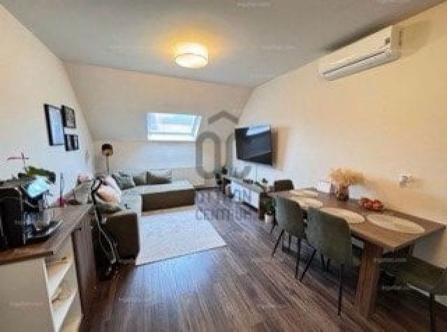 Kiadó téglalakás, albérlet, Debrecenben 280 E Ft / hó, 3 szobás