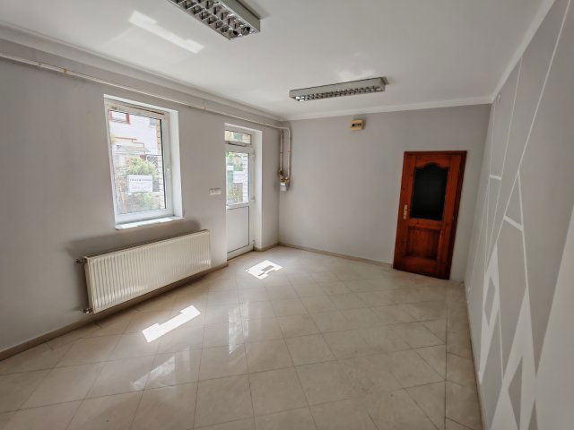 Kiadó üzlethelyiség, Nyíregyházán 100 E Ft / hó, 1 szobás
