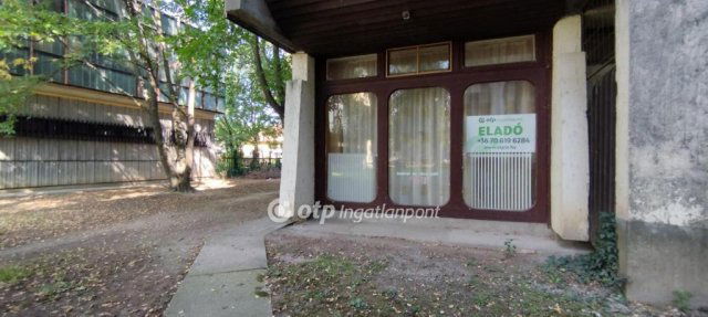 Eladó téglalakás, Szekszárdon 29 M Ft, 3 szobás