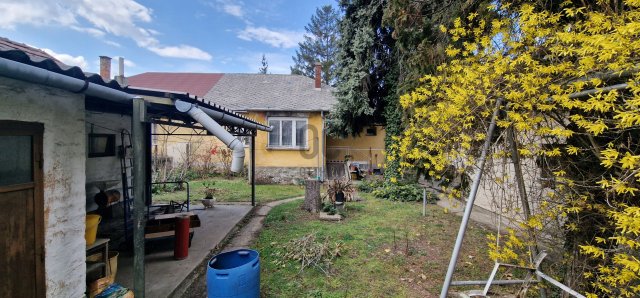 Eladó ikerház, Esztergomban 61.9 M Ft, 3 szobás