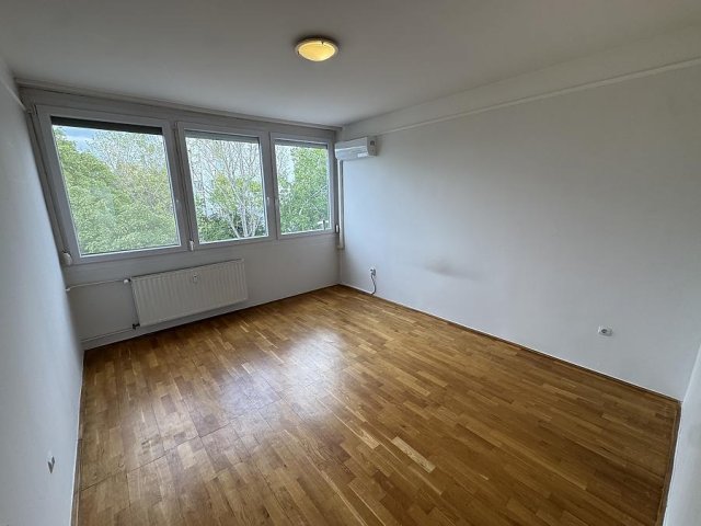 Eladó panellakás, Szentendrén 63.5 M Ft, 2 szobás