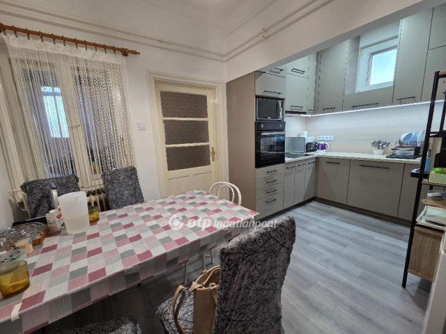 Eladó családi ház, Mezőhegyesen 28 M Ft, 3 szobás