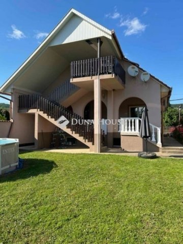 Eladó családi ház, Siklóson 89.9 M Ft, 5 szobás