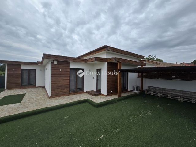 Eladó családi ház, Siófokon 69 M Ft, 3 szobás