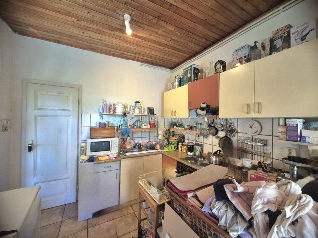 Eladó családi ház, Budapesten, III. kerületben 96 M Ft, 2 szobás