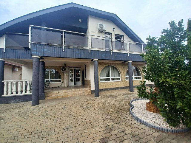 Eladó családi ház, Nyírpazonyon 390 M Ft, 6 szobás