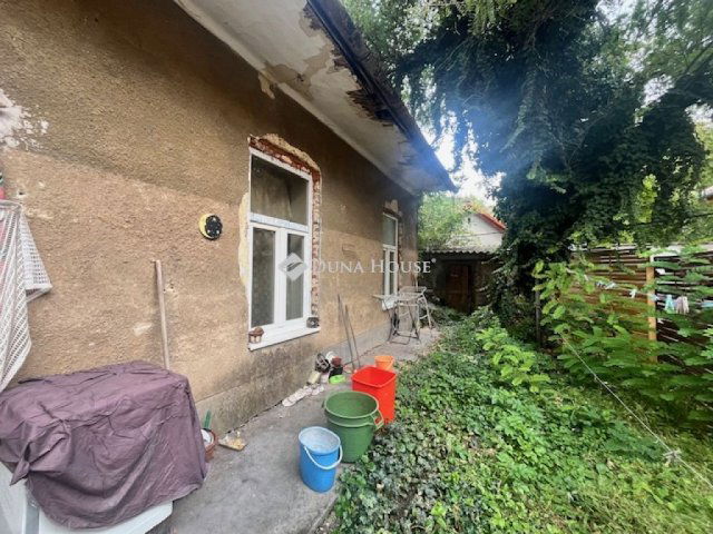 Eladó családi ház, Pécsett, Mártírok útján 19.9 M Ft