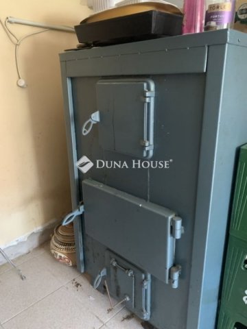 Eladó családi ház, Hőgyészen 42.9 M Ft, 4 szobás