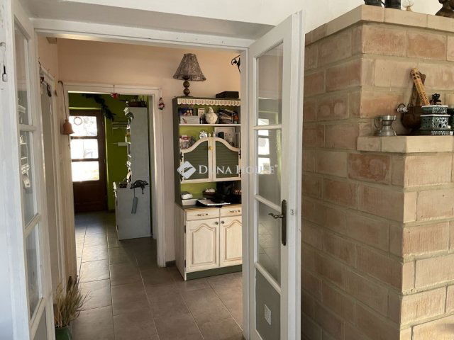 Eladó családi ház, Tabajdon 40 M Ft, 2 szobás