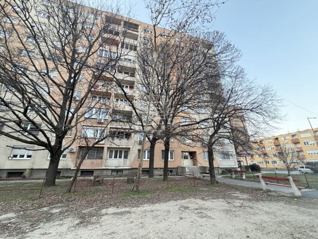 Eladó panellakás, Székesfehérvárott 49.9 M Ft, 2 szobás