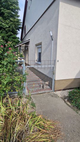 Eladó családi ház, Szegeden 34.5 M Ft, 2 szobás