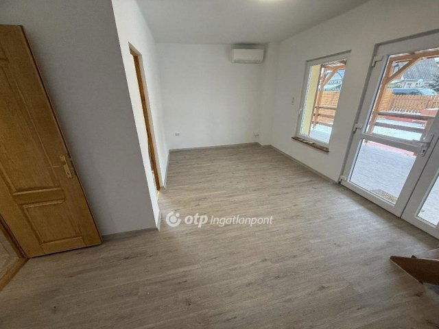 Eladó nyaraló, Tiszakécskén 55 M Ft, 2 szobás