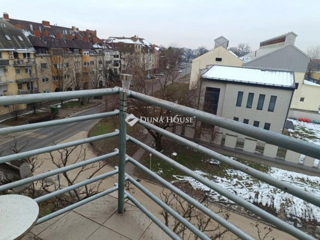 Eladó téglalakás, Szegeden, Damjanich utcában 81.59 M Ft