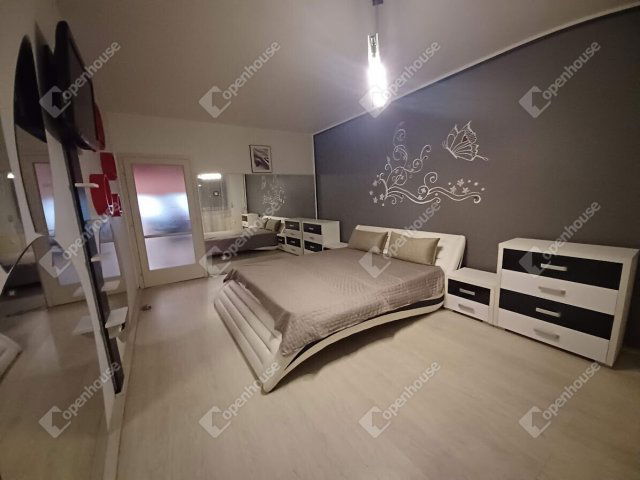 Kiadó panellakás, albérlet, Debrecenben 180 E Ft / hó, 2 szobás