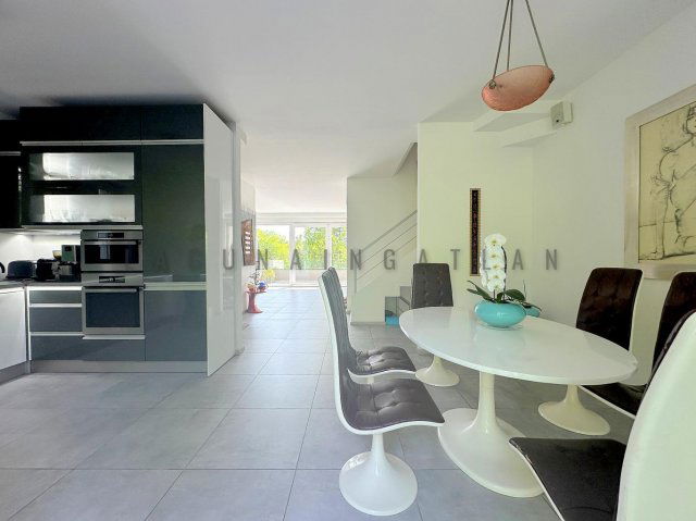 Eladó ikerház, Budapesten, II. kerületben, Nagybányai úton