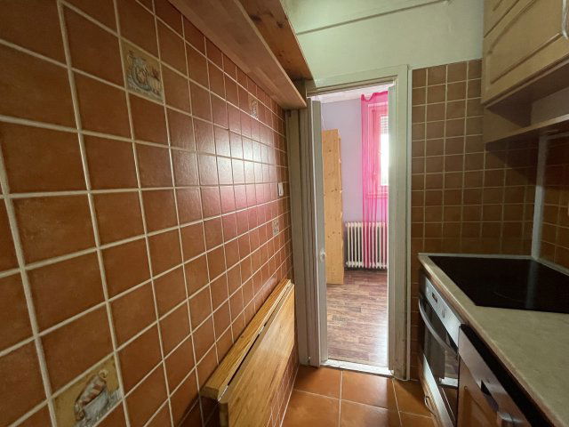 Kiadó panellakás, albérlet, Tiszaújvárosban, Szederkényi úton