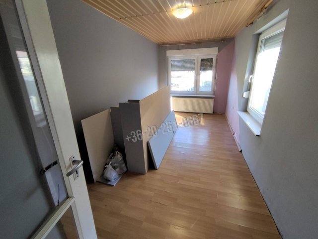 Eladó családi ház, Dunaszekcsőn 16 M Ft, 4 szobás