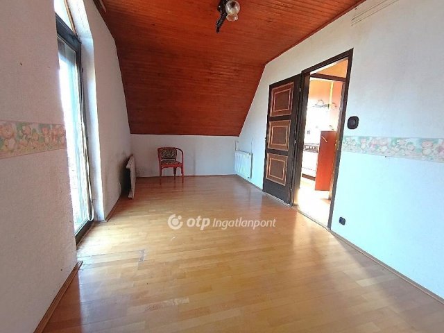 Eladó családi ház, Érden 76 M Ft, 6 szobás