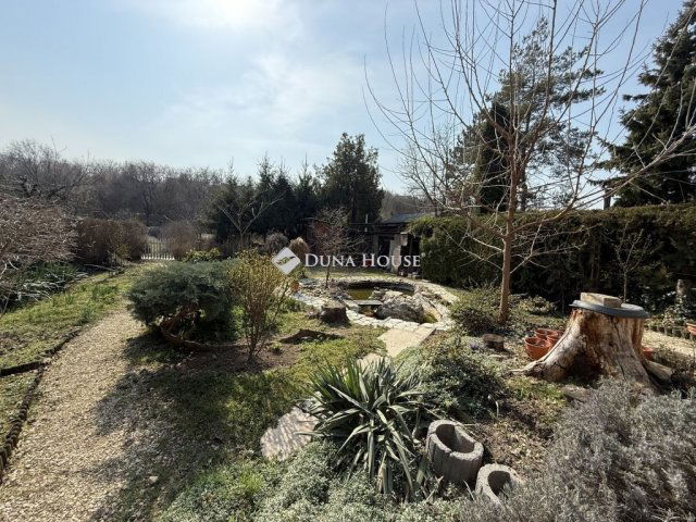 Eladó ikerház, Dunaújvárosban 89.99 M Ft, 6 szobás