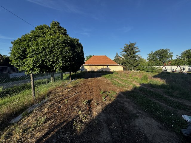 Eladó telek, Hatvanban, Botond utcában 21.5 M Ft