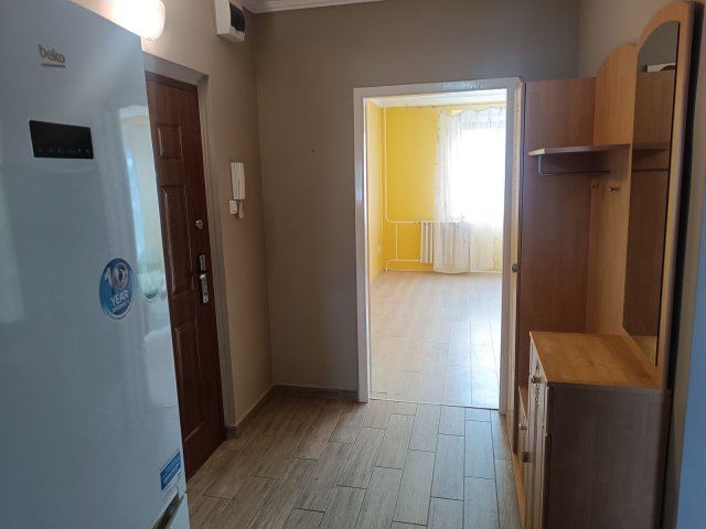 Kiadó panellakás, albérlet, Ajkán, Béke utcában 140 E Ft / hó