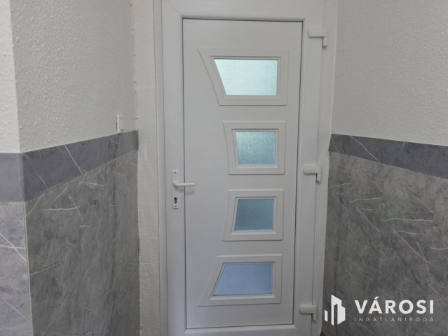 Kiadó panellakás, albérlet, Salgótarjánban 120 E Ft / hó