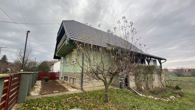 Eladó családi ház, Simontornyán 46.5 M Ft, 3 szobás