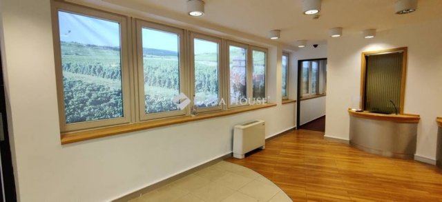 Eladó iroda, Budapesten, III. kerületben 699 M Ft