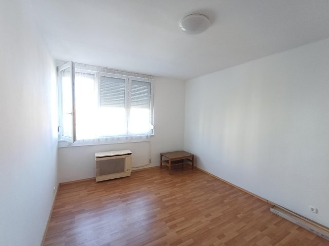 Eladó téglalakás, Szombathelyen 29.99 M Ft, 2 szobás
